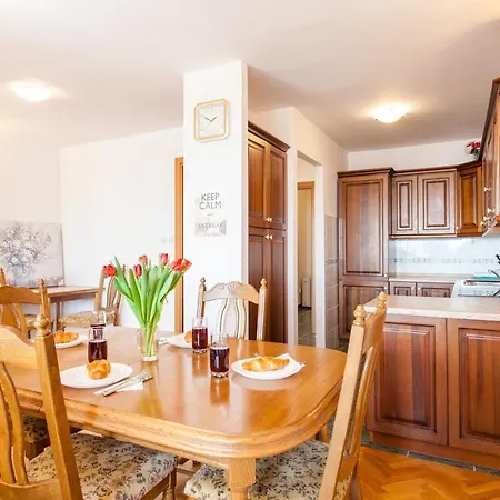 Sea View For Rent Διαμέρισμα *